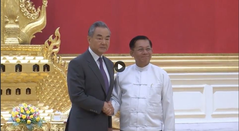 နိုင်ငံတော်ဝန်ကြီးချုပ်နှင့် တရုတ်နိုင်ငံခြားရေးဝန်ကြီး တွေ့ဆုံ