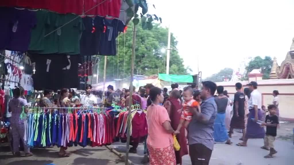 ပခုက္ကူမြို့၌ ငလျင်ဘေးသင့်ဒေသများပြန်လည်ထူထောင်ရေးရန်ပုံငွေပွဲအ...