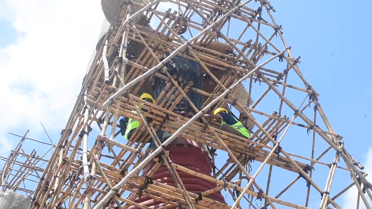 နေပြည်တော်ကောင်စီဝင်ဦးမြင့်စိုး ပျဉ်းမနားမြို့နယ်အတွင်းရှိ မန္တ...